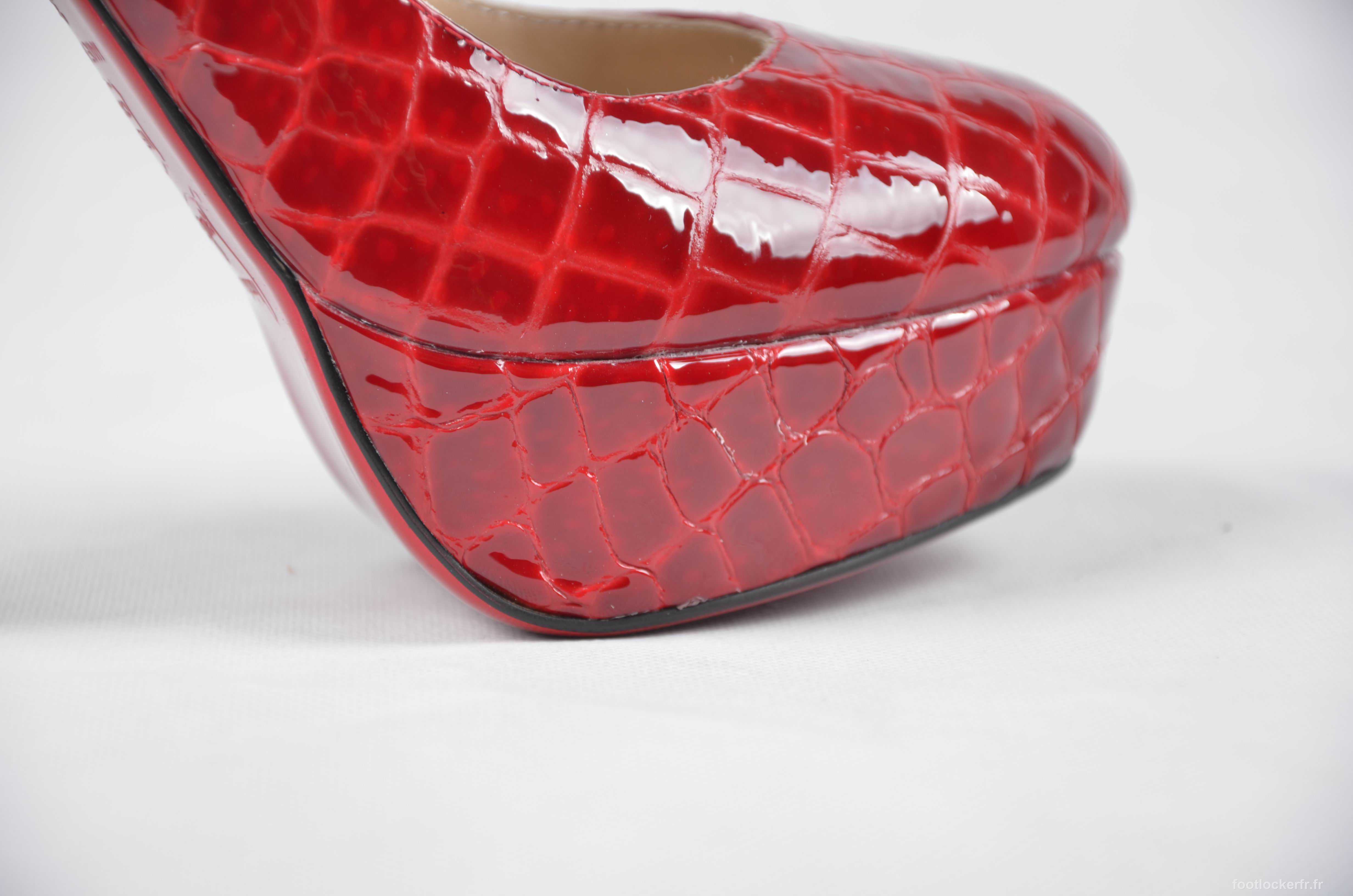 christian louboutin escarpin retro enstock christian louboutin france vendange
